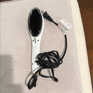 Magic White and Gold Styling Device